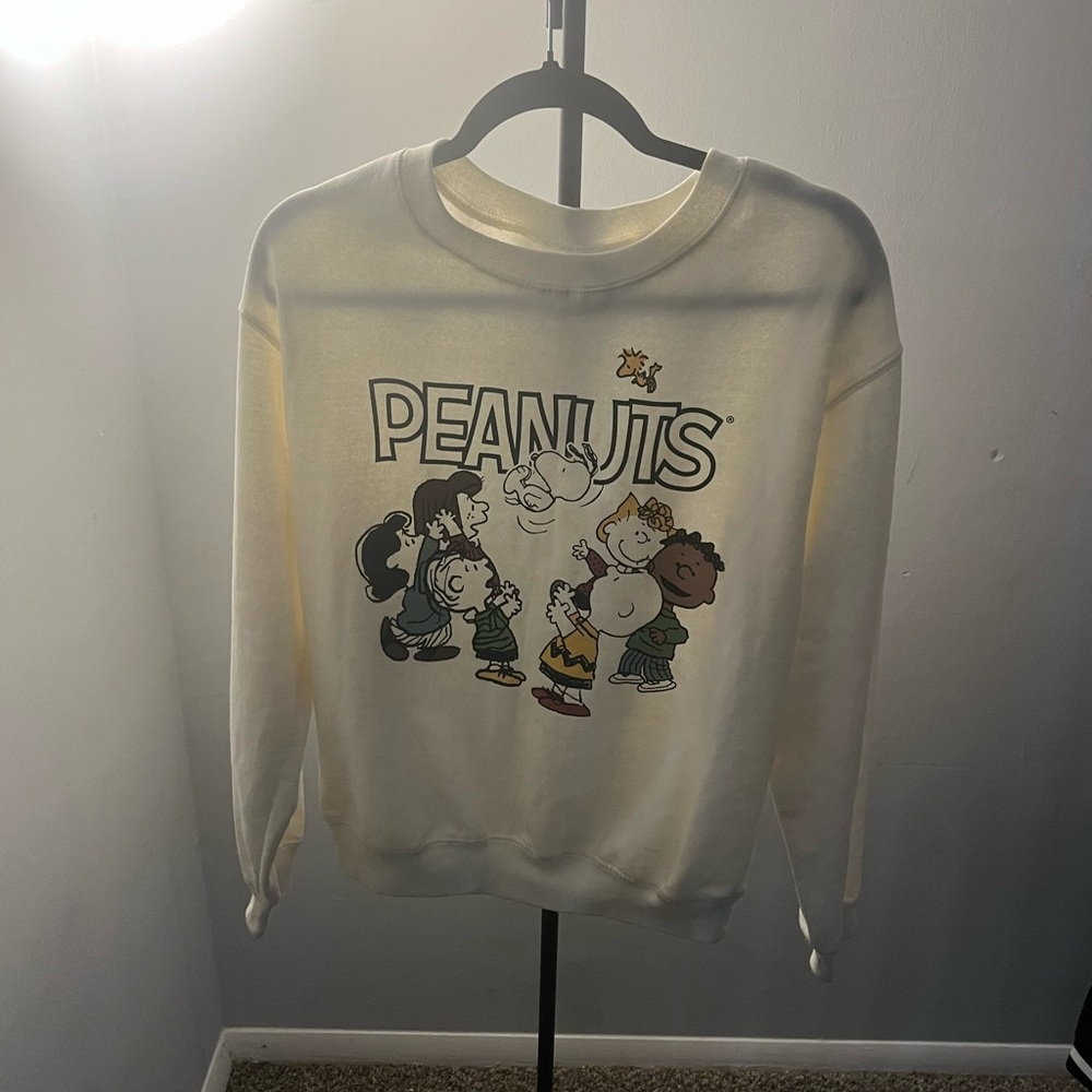 SHEIN Cream Peanuts Graphic Sweatshirt